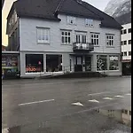 4-bedroom With Balcony